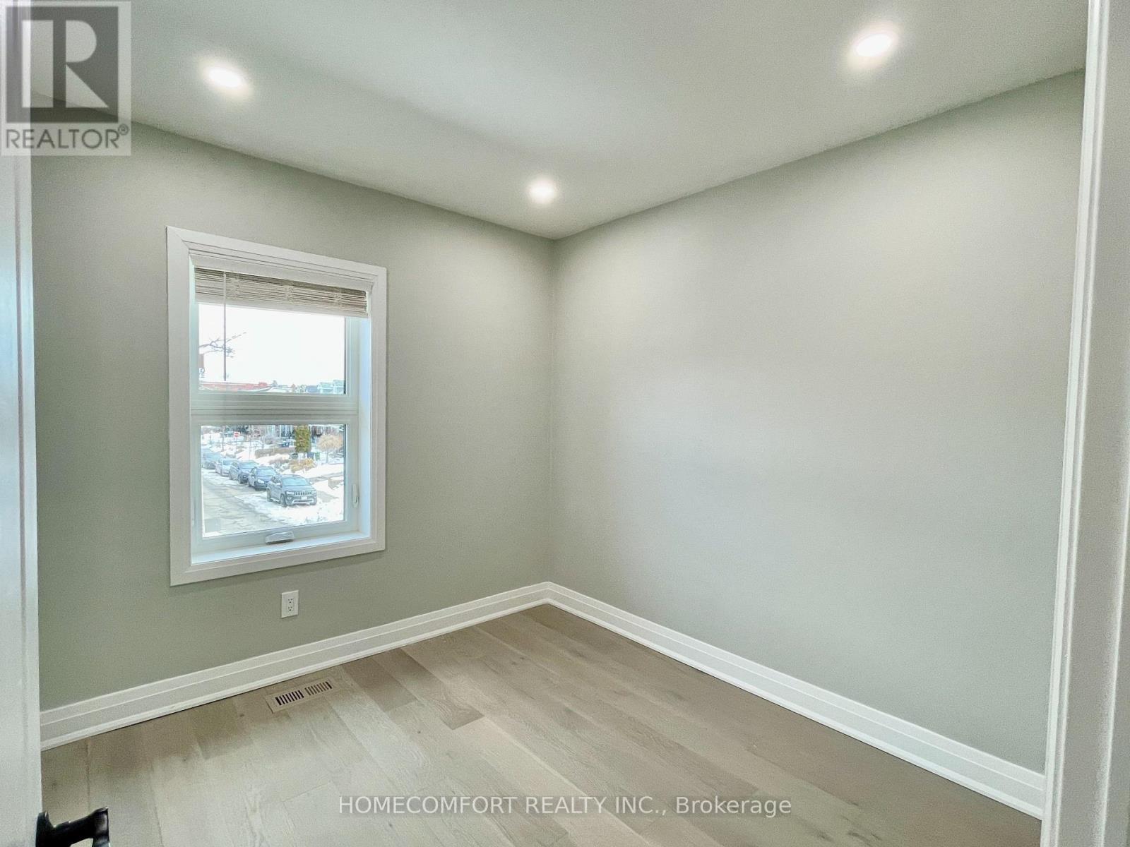 Upper - 20 St Clair Gardens, Toronto, ON - Indoor Photo Showing Other Room