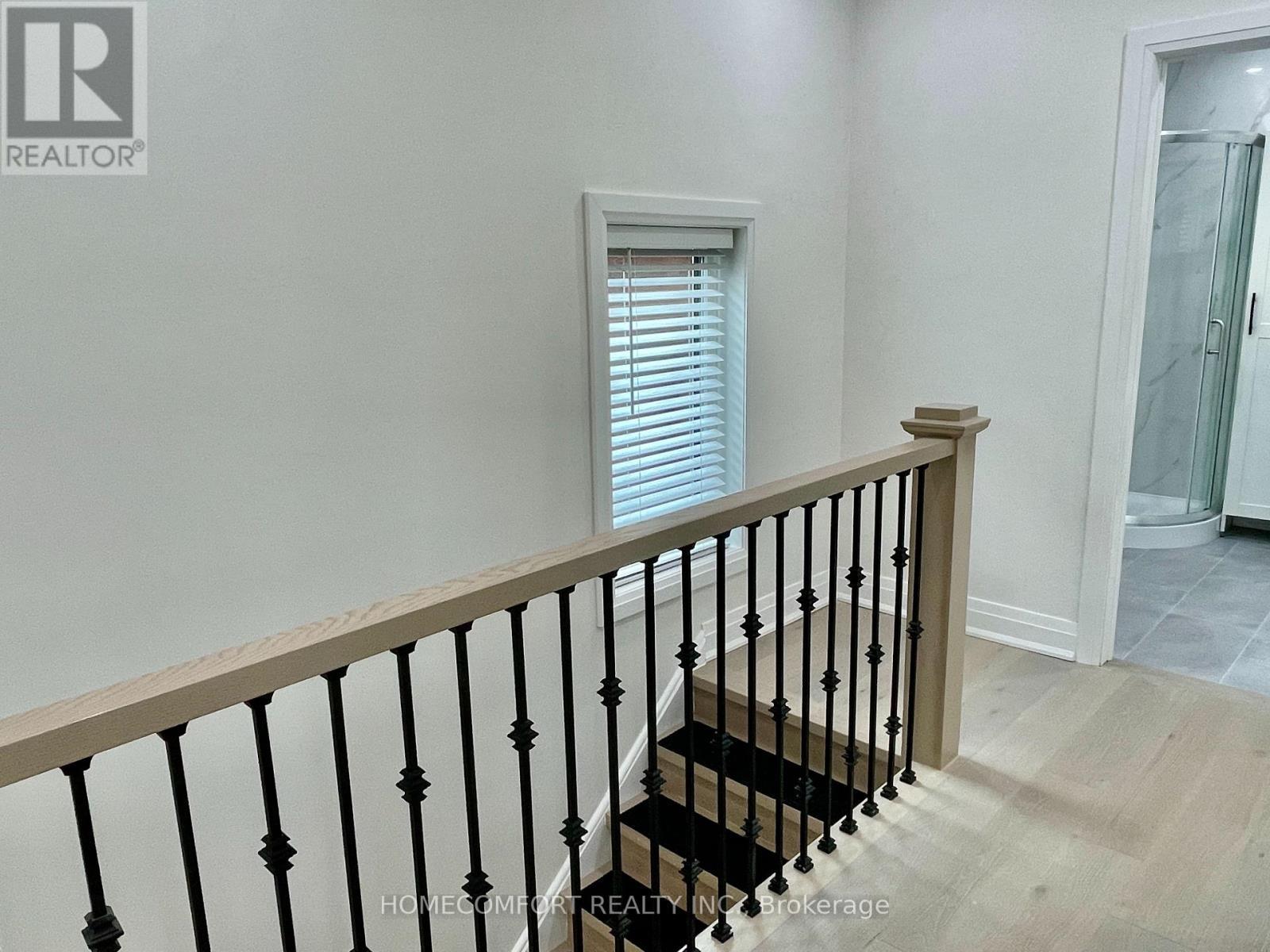 Upper - 20 St Clair Gardens, Toronto, ON - Indoor Photo Showing Other Room