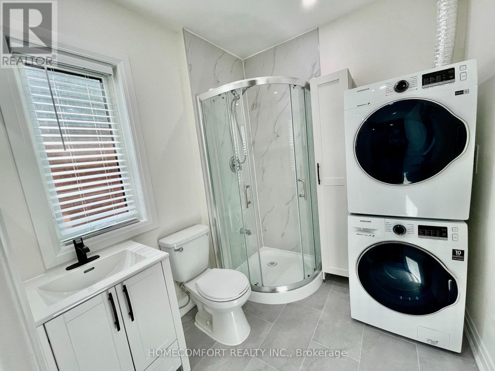 Upper - 20 St Clair Gardens, Toronto, ON - Indoor Photo Showing Laundry Room