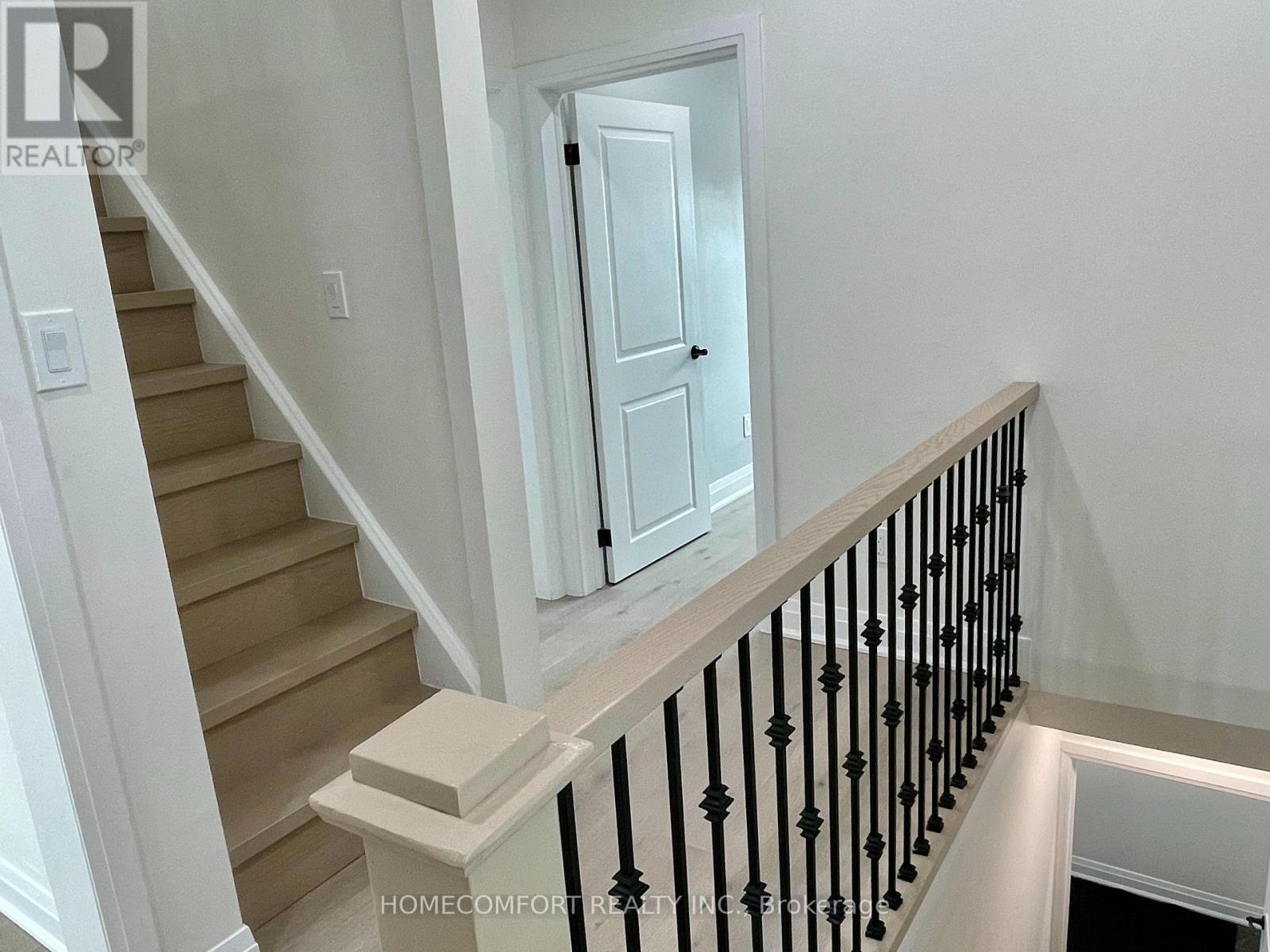 Upper - 20 St Clair Gardens, Toronto, ON - Indoor Photo Showing Other Room