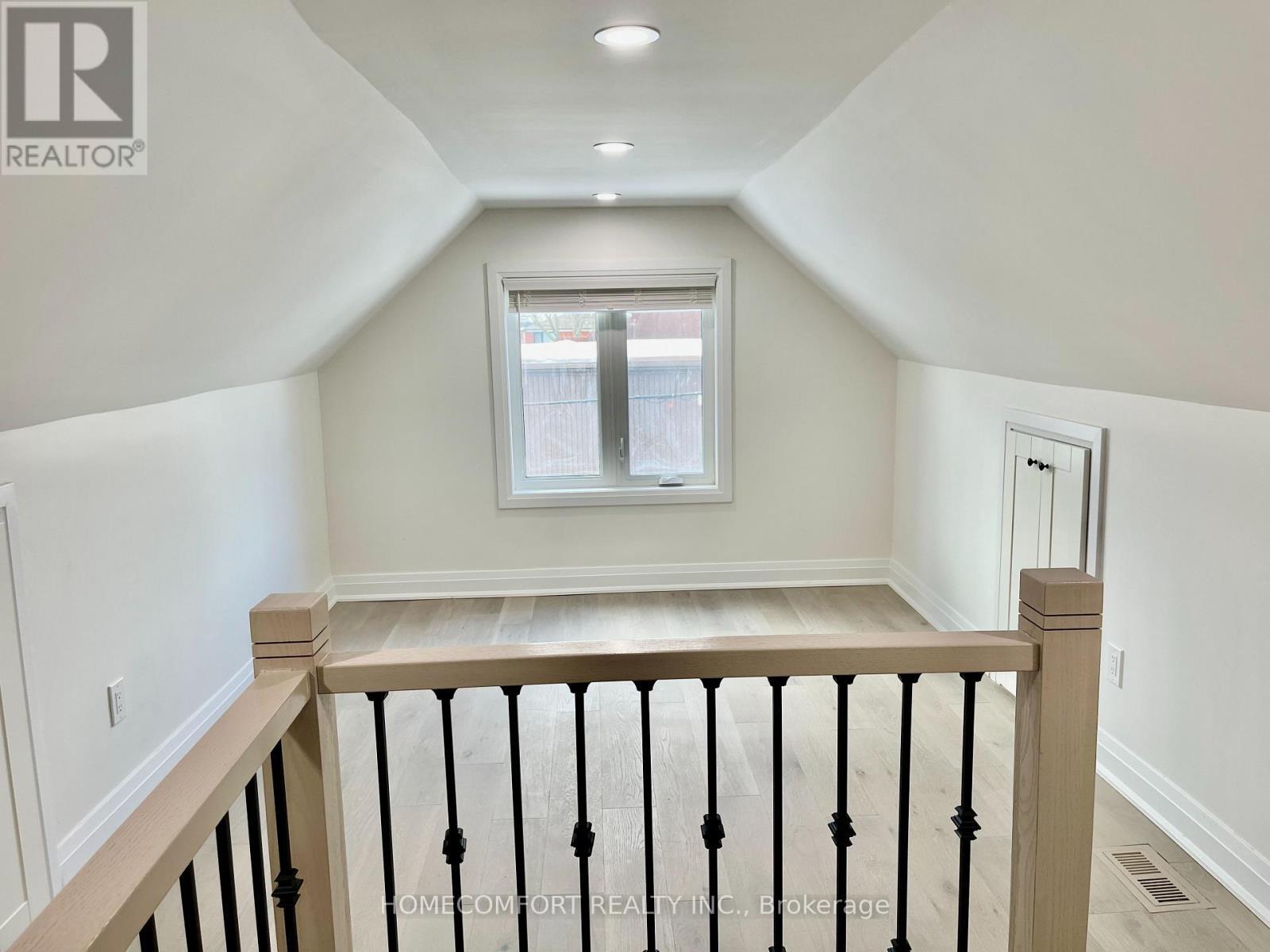 Upper - 20 St Clair Gardens, Toronto, ON - Indoor Photo Showing Other Room