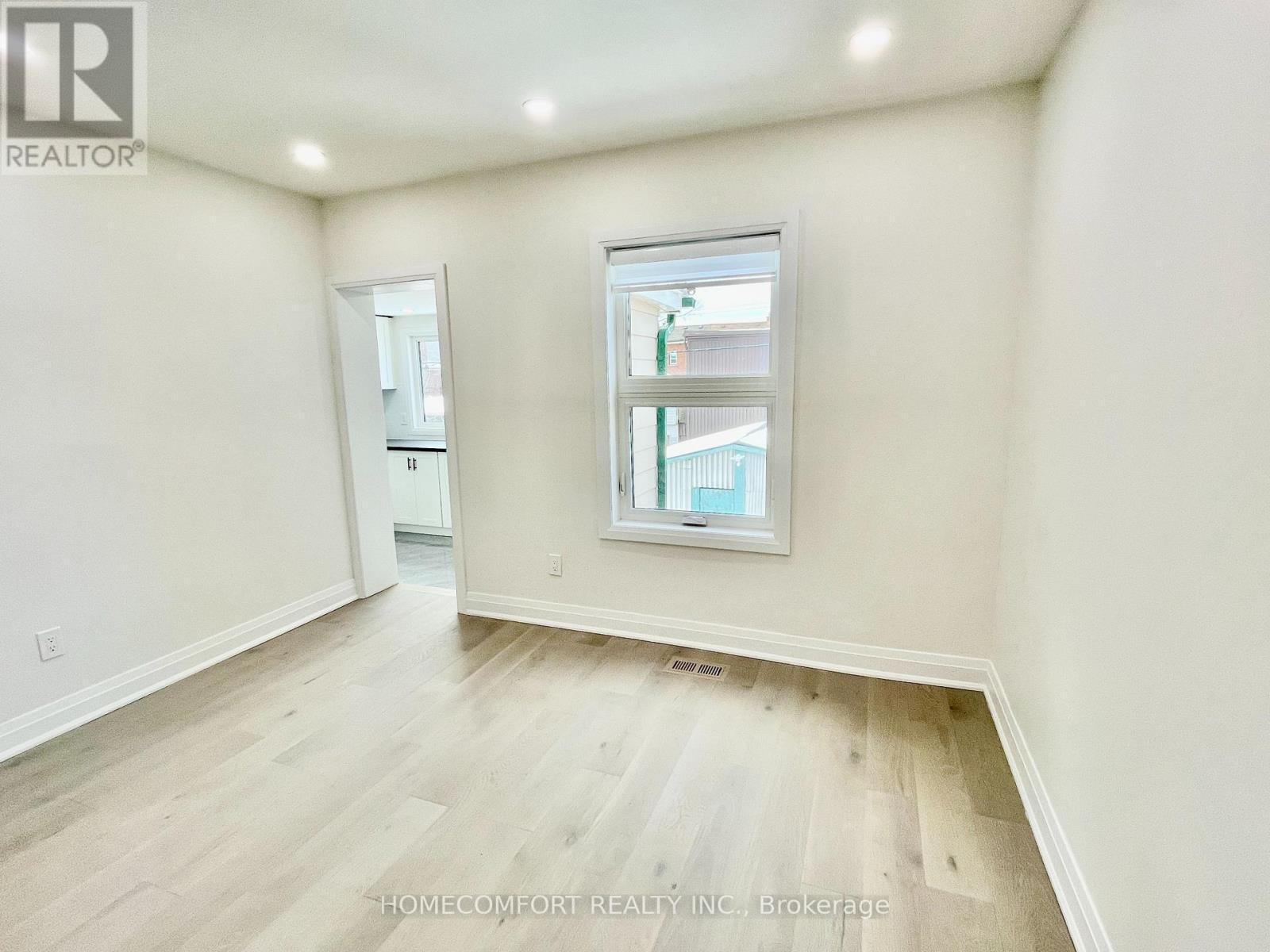 Upper - 20 St Clair Gardens, Toronto, ON - Indoor Photo Showing Other Room