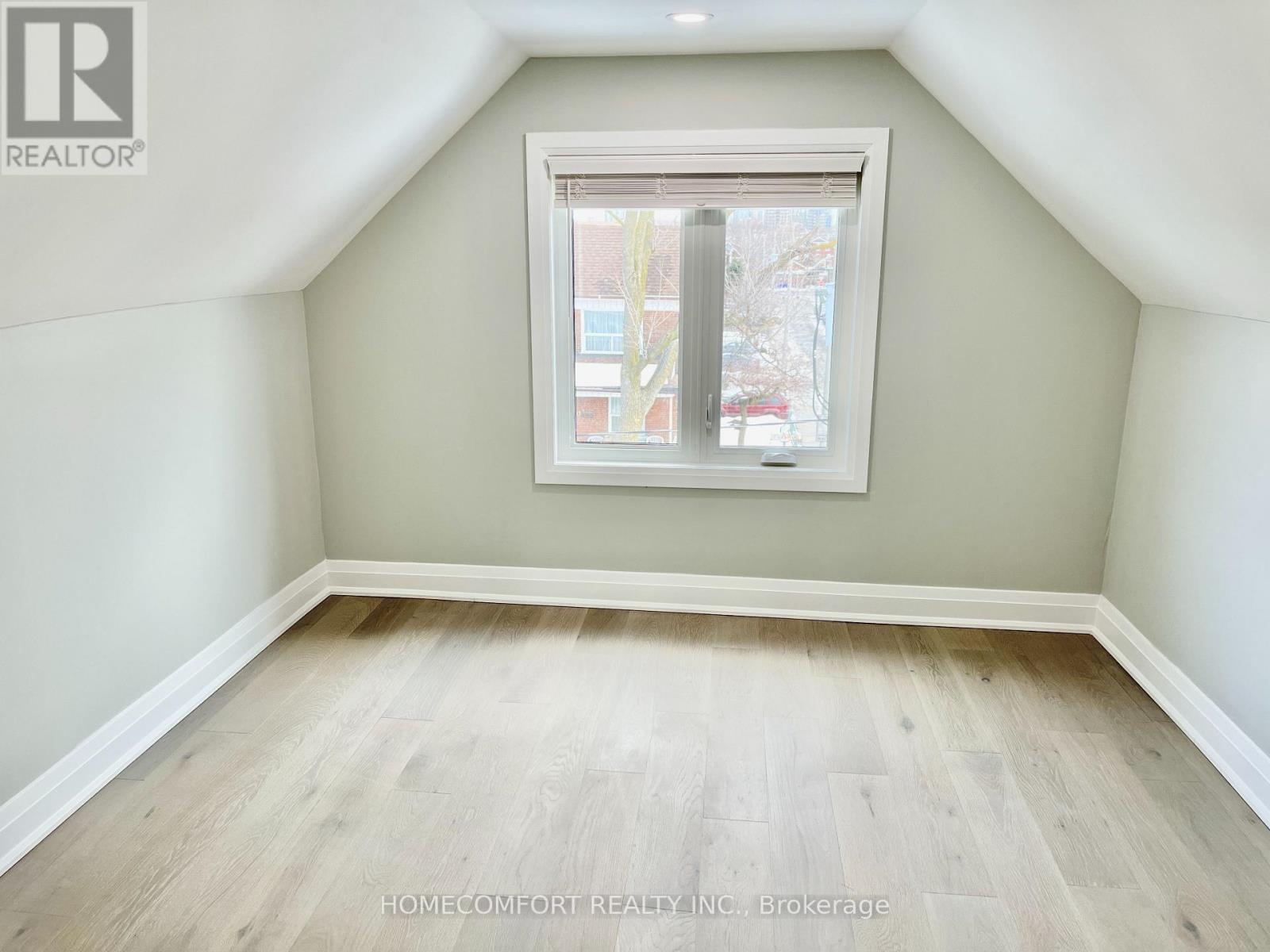 Upper - 20 St Clair Gardens, Toronto, ON - Indoor Photo Showing Other Room