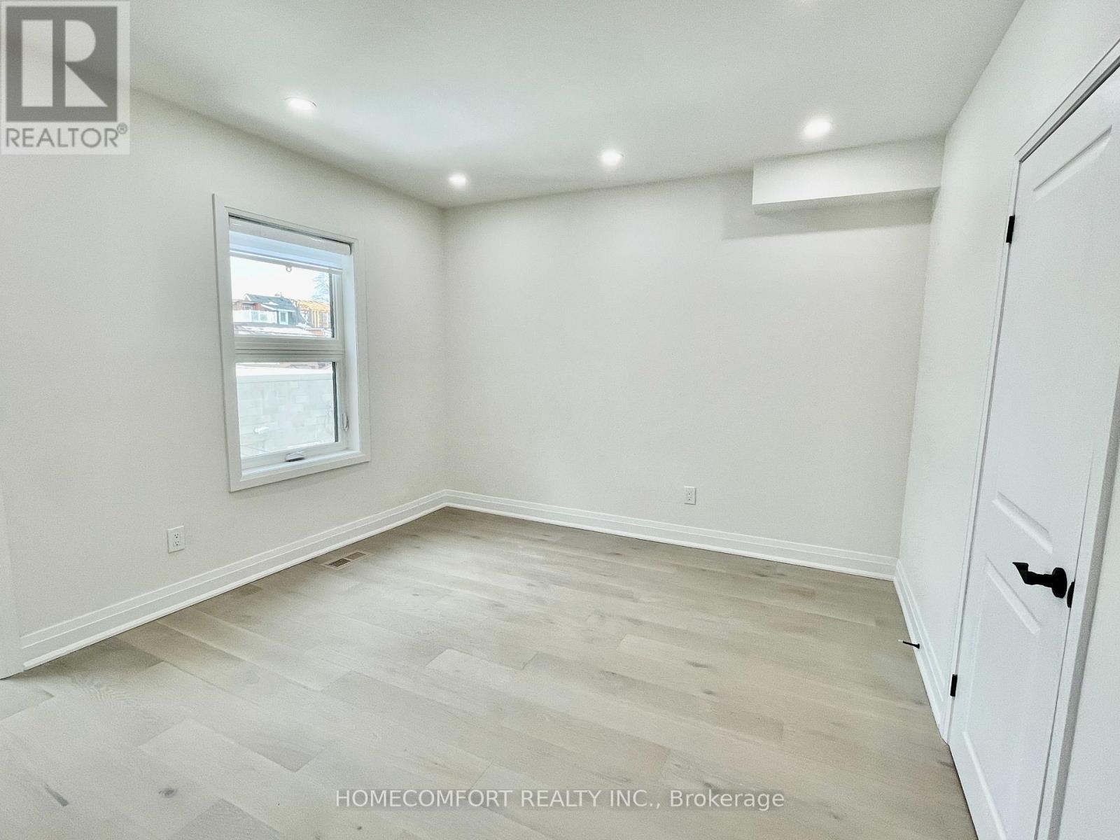 Upper - 20 St Clair Gardens, Toronto, ON - Indoor Photo Showing Other Room
