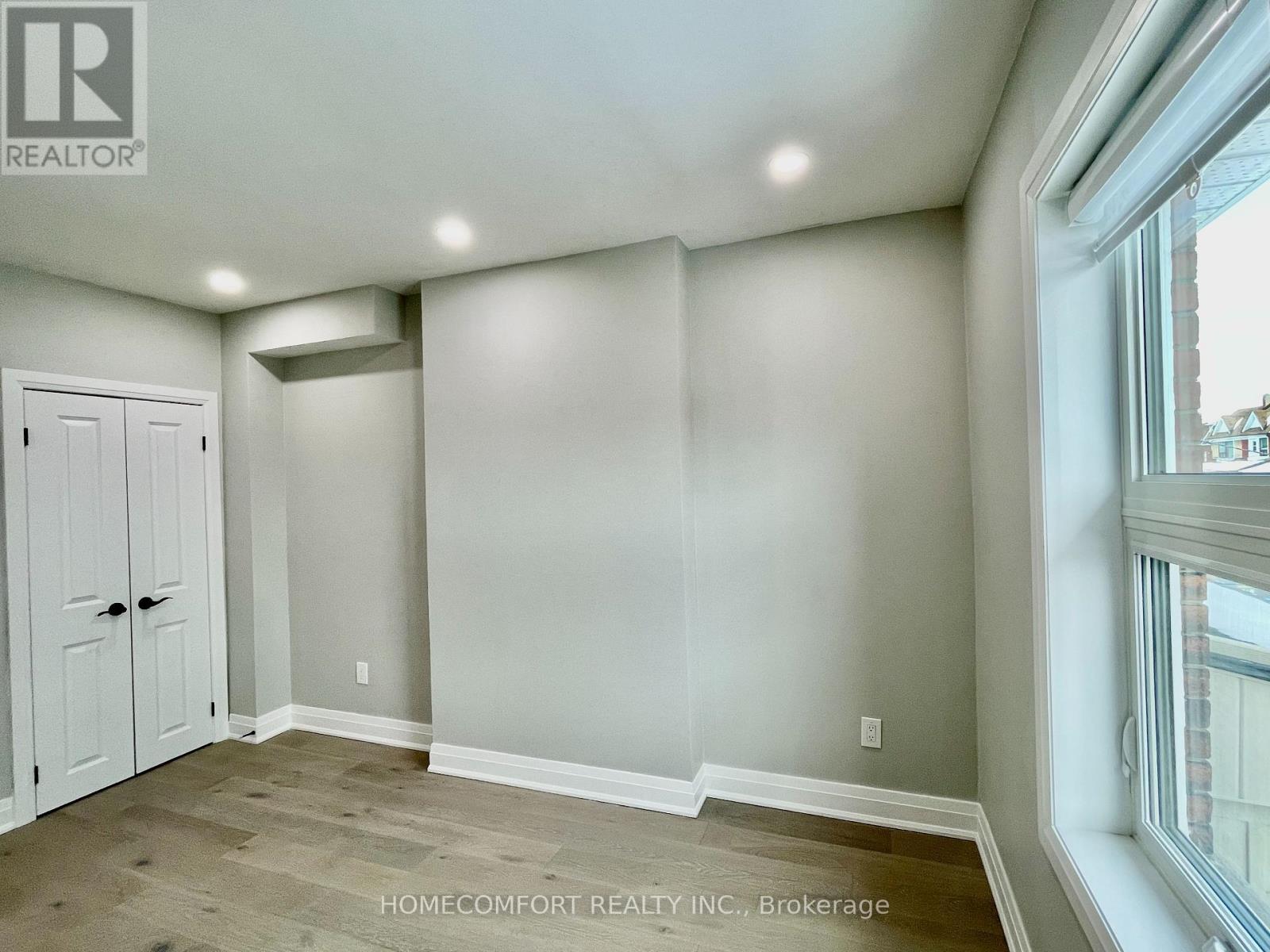 Upper - 20 St Clair Gardens, Toronto, ON - Indoor