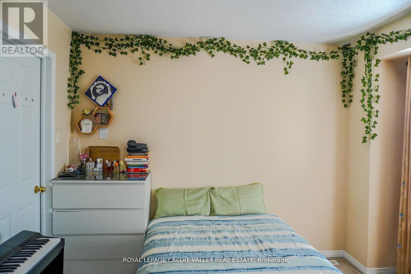 72 Kilrea Way, Brampton, ON - Indoor Photo Showing Bedroom