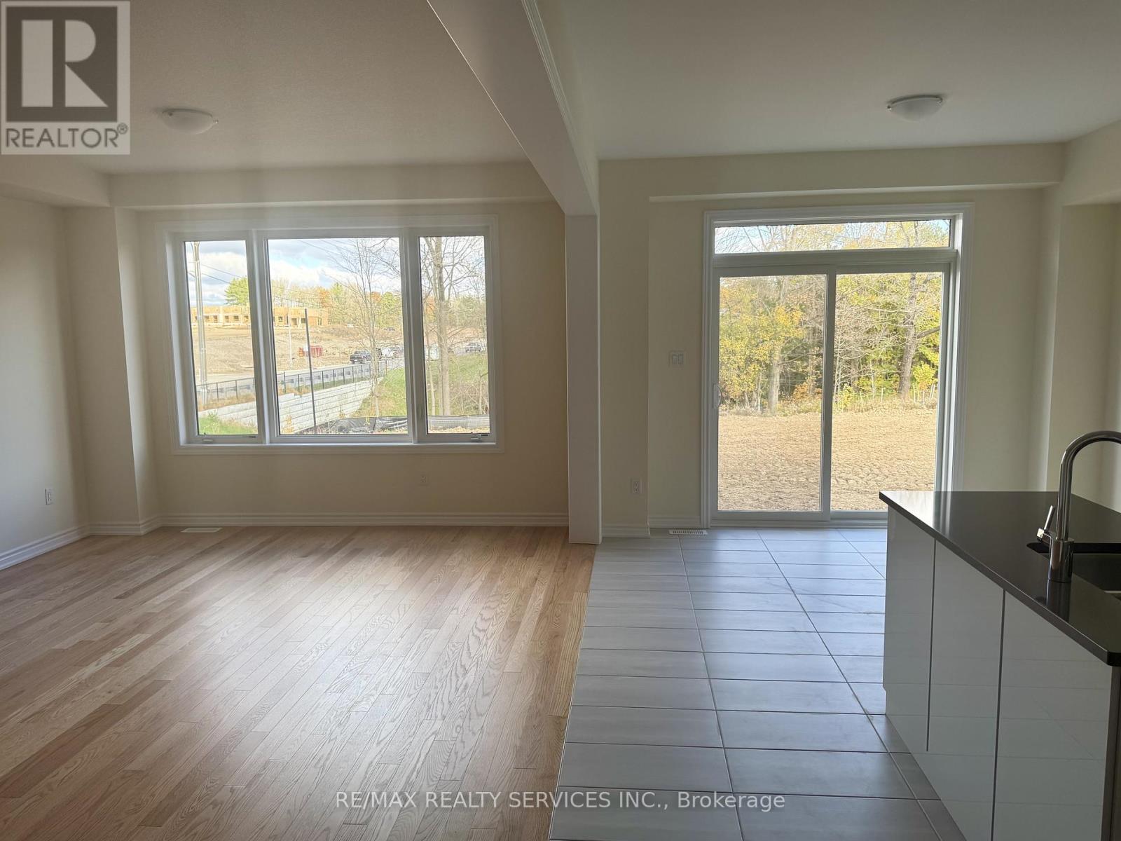 4 Gilham Way, Brant, ON - Indoor Photo Showing Other Room