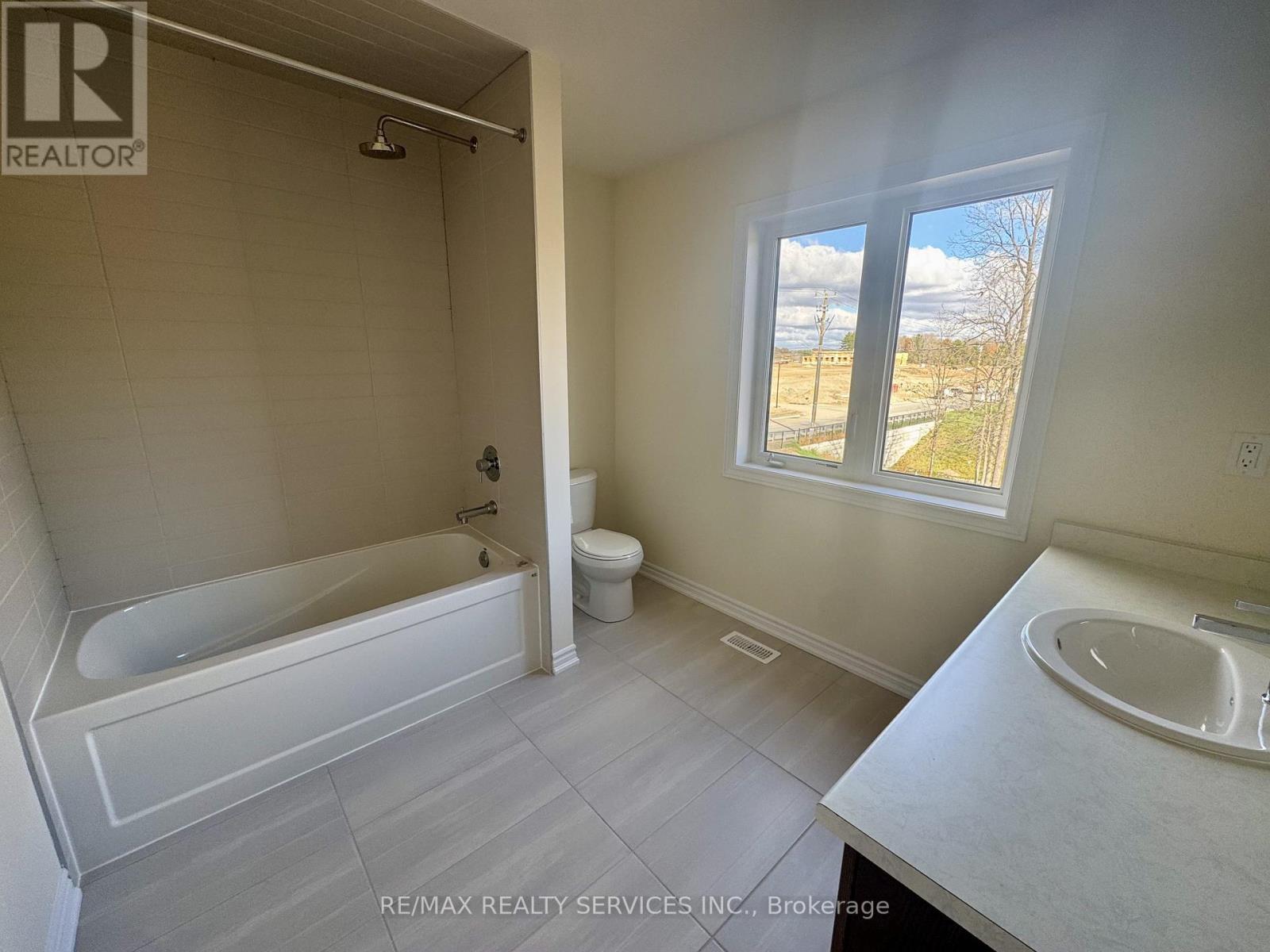 4 Gilham Way, Brant, ON - Indoor Photo Showing Bathroom