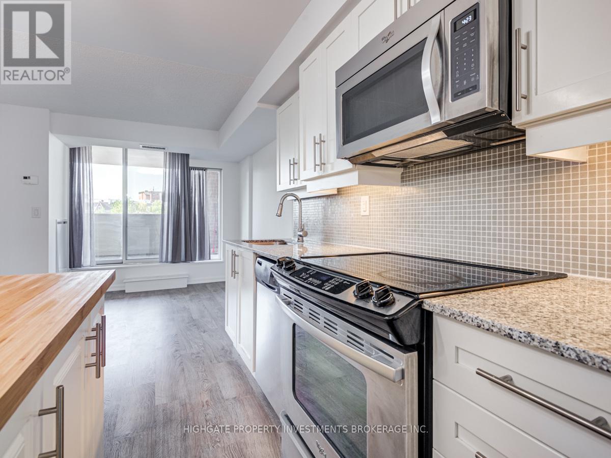 216 - 125 Western Battery Road, Toronto, ON - Indoor Photo Showing Kitchen With Upgraded Kitchen