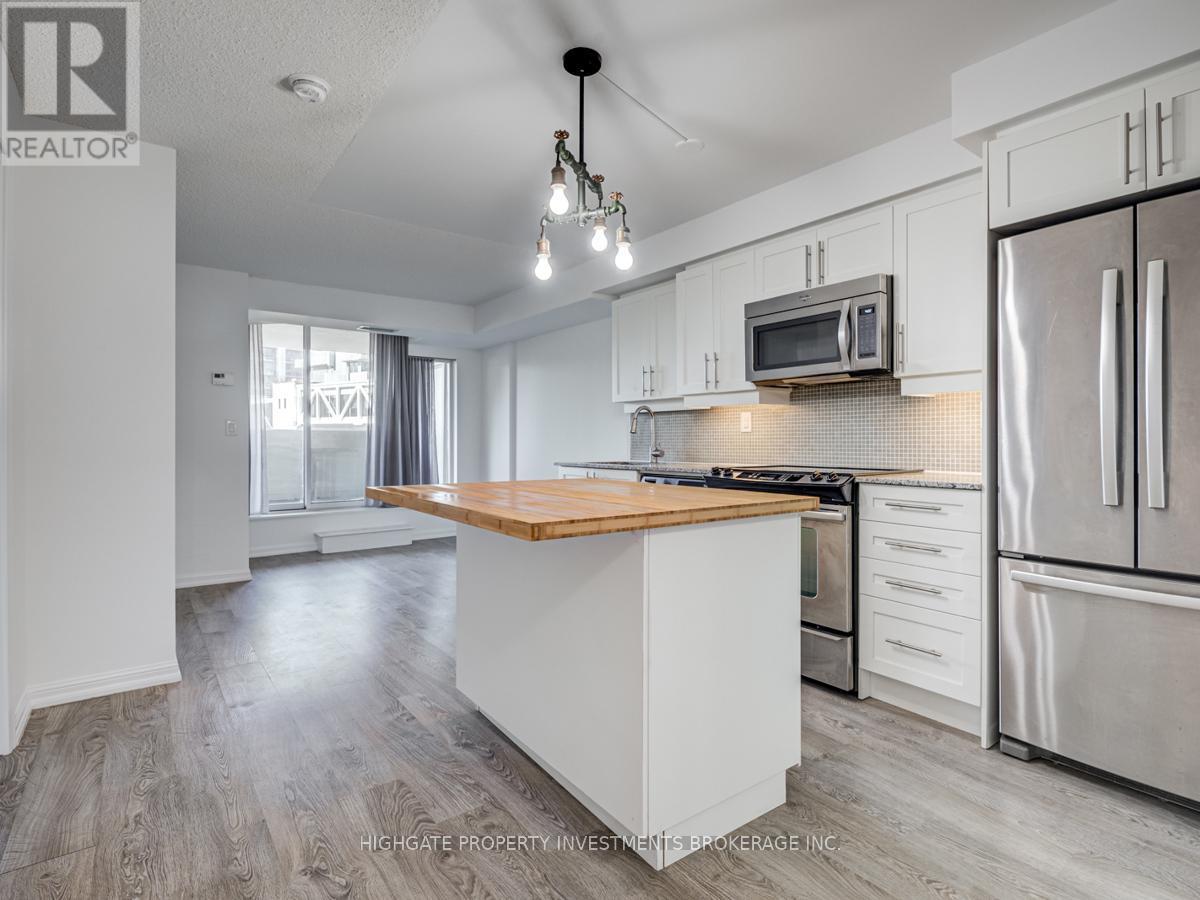 216 - 125 Western Battery Road, Toronto, ON - Indoor Photo Showing Kitchen With Upgraded Kitchen