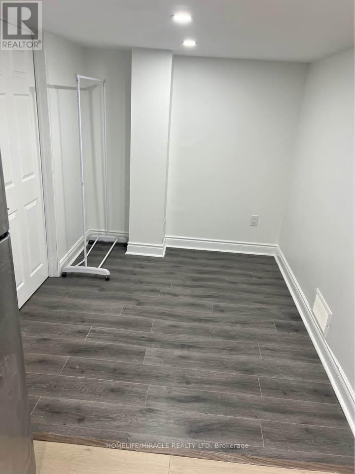 17 Portrush Trail, Brampton, ON - Indoor Photo Showing Other Room