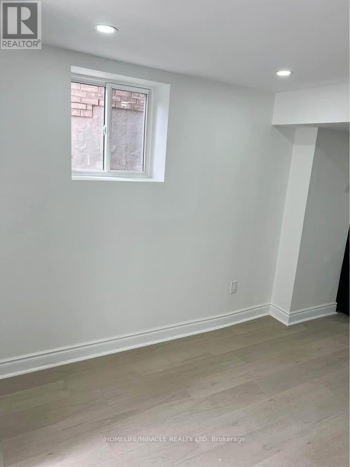 17 Portrush Trail, Brampton, ON - Indoor Photo Showing Other Room