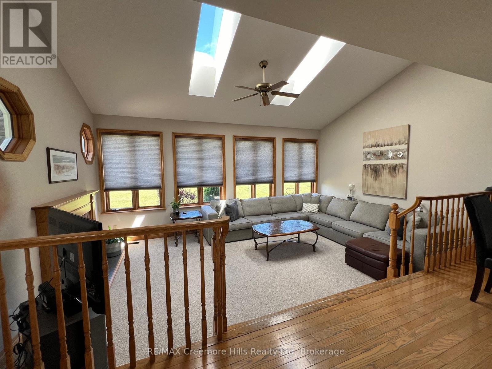 2332 Centre Line, Clearview, ON - Indoor Photo Showing Other Room