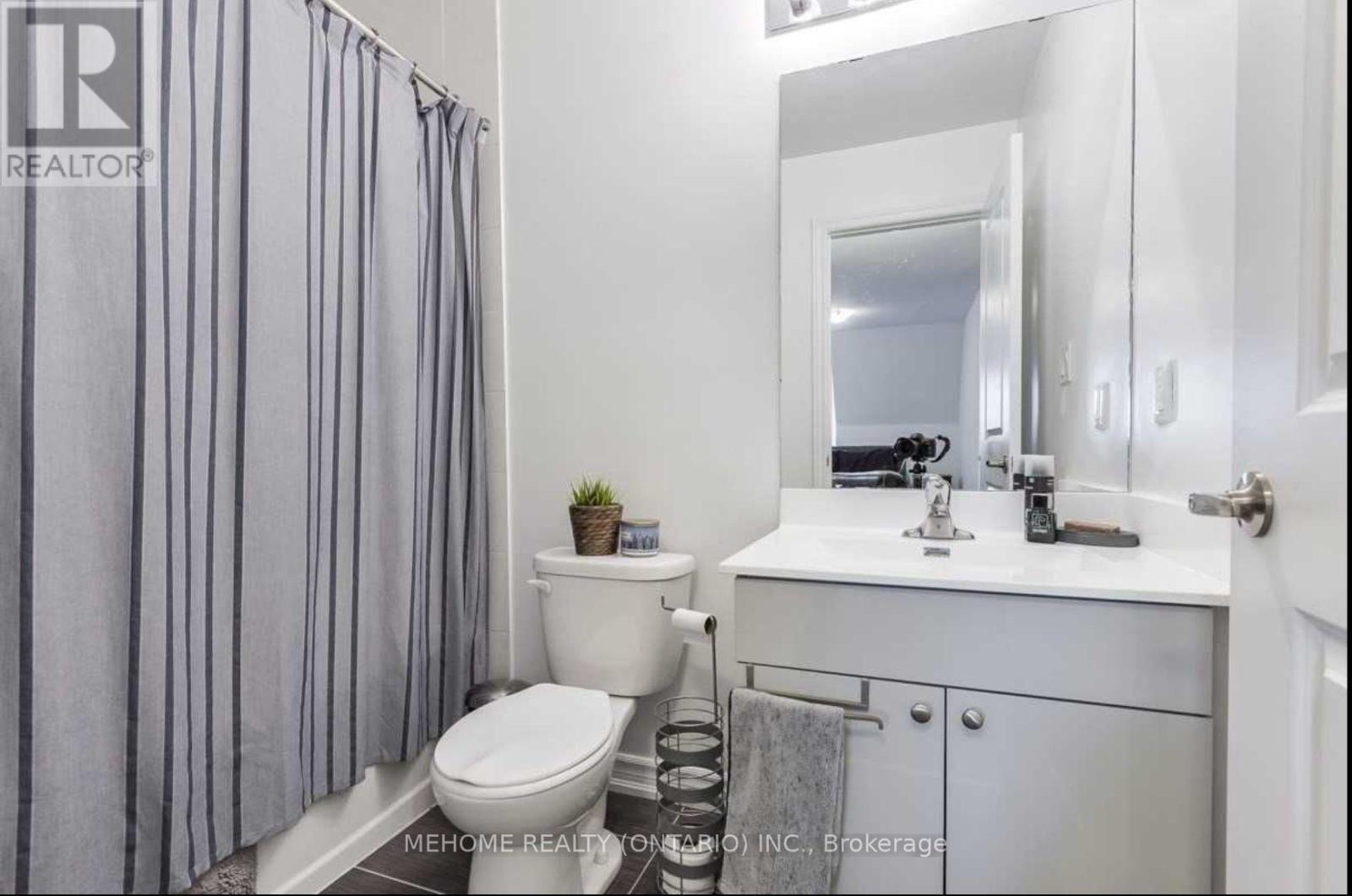 319 - 199 Pine Grove Road, Vaughan, ON - Indoor Photo Showing Bathroom