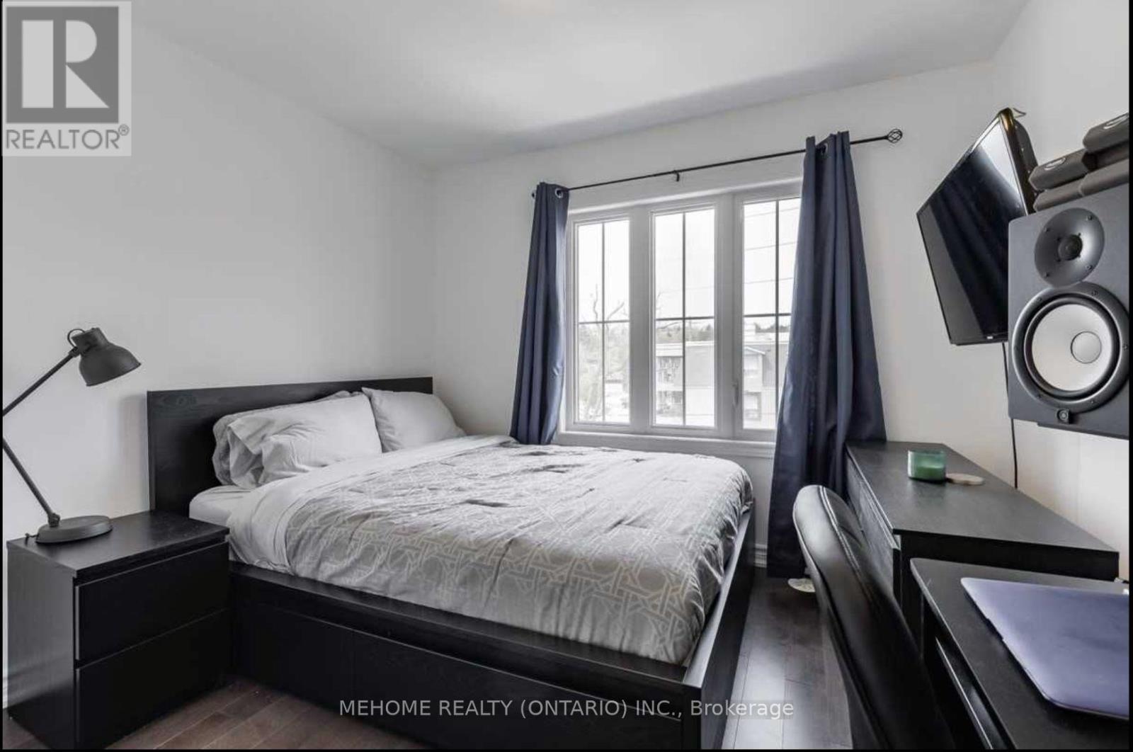 319 - 199 Pine Grove Road, Vaughan, ON - Indoor Photo Showing Bedroom