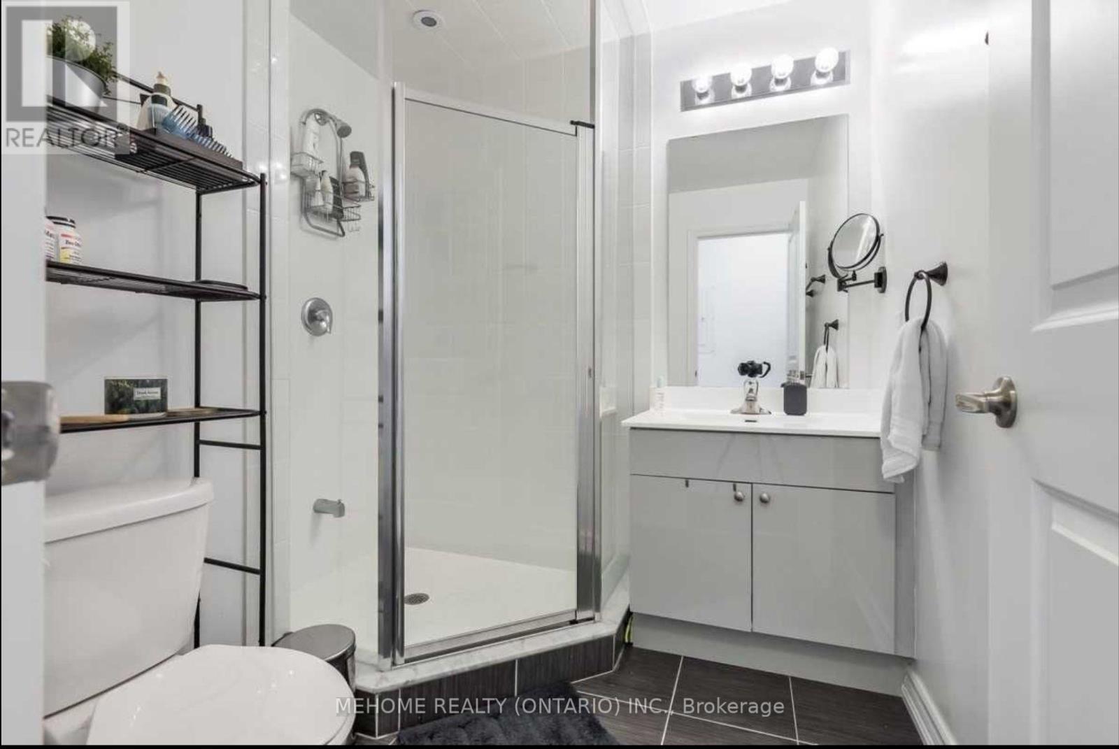 319 - 199 Pine Grove Road, Vaughan, ON - Indoor Photo Showing Bathroom