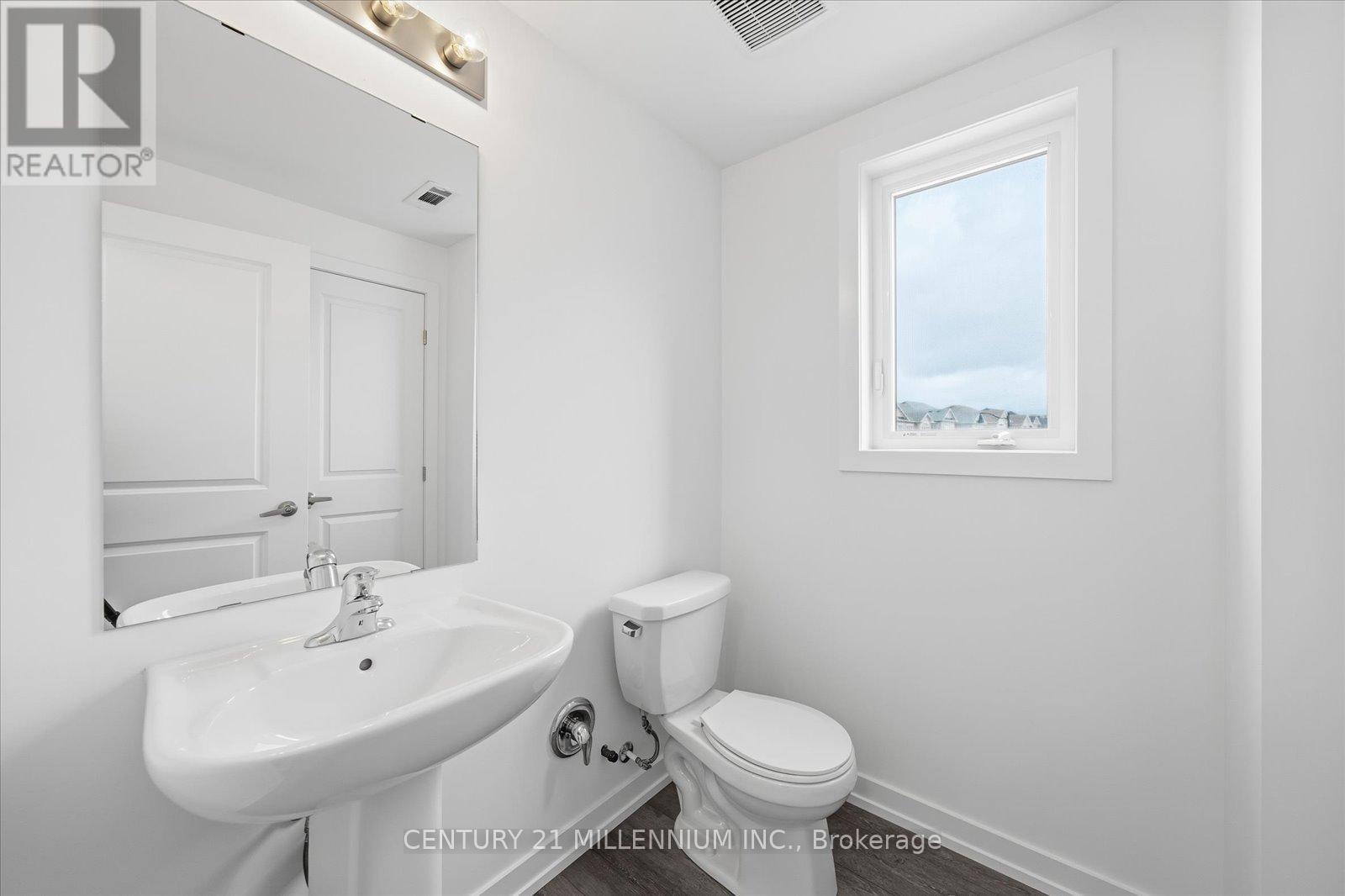 2 - 62 Kenesky Drive, Hamilton, ON - Indoor Photo Showing Bathroom