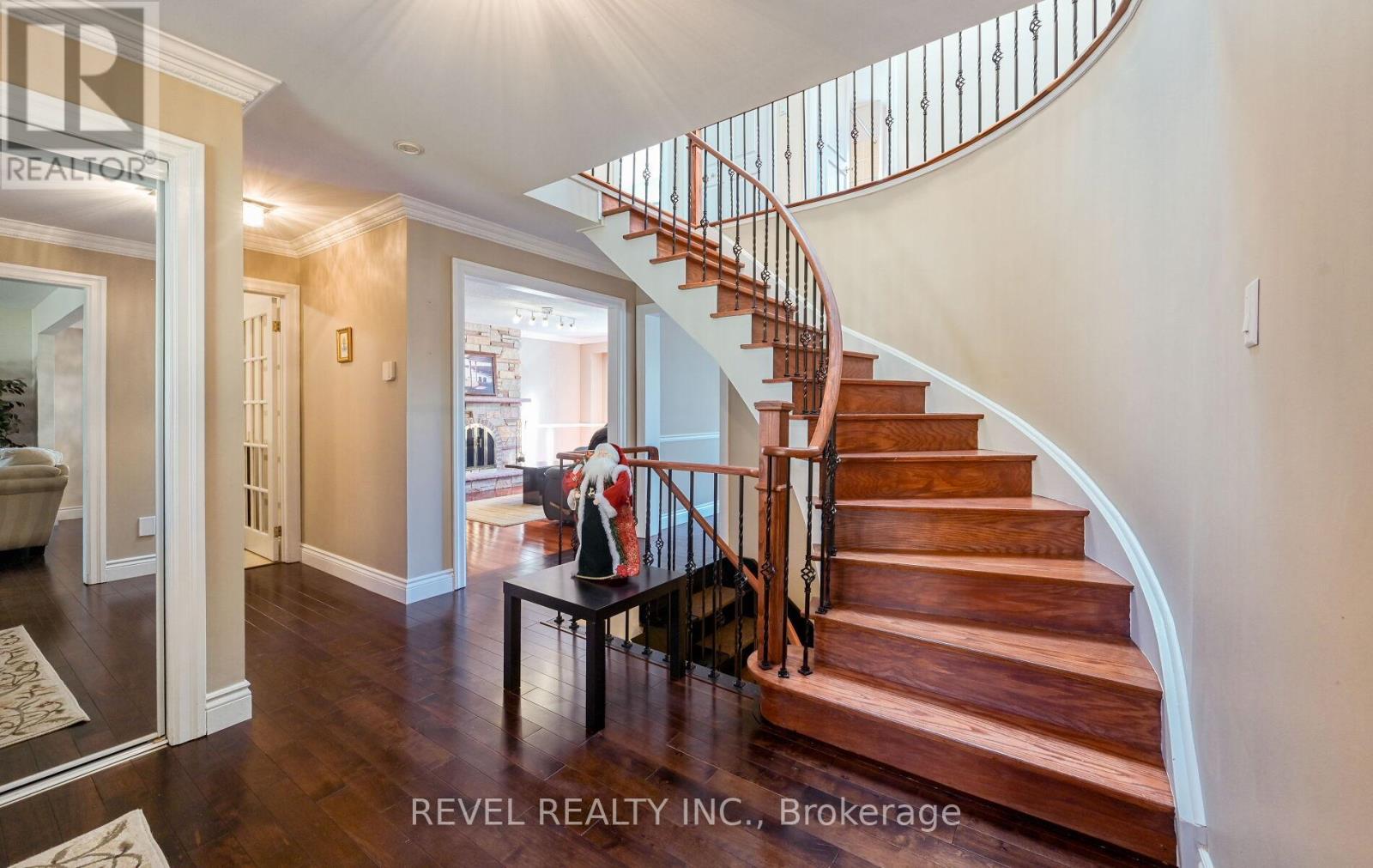 1034 Fredonia Drive, Mississauga, ON - Indoor Photo Showing Other Room