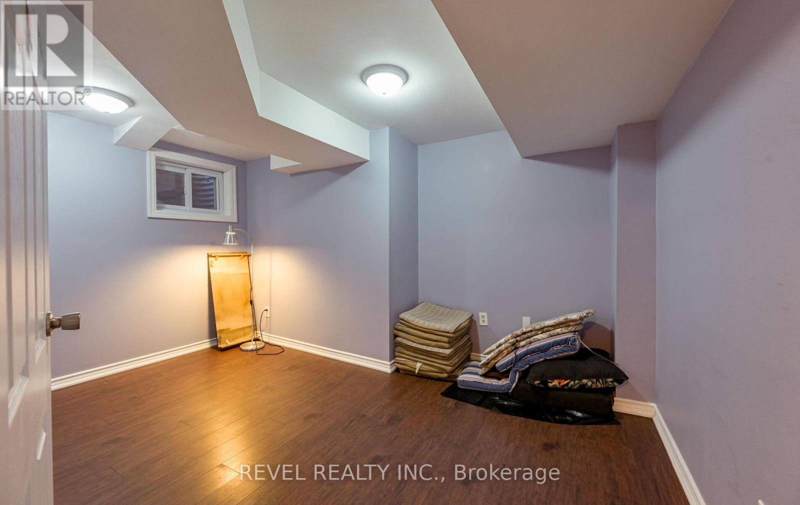 1034 Fredonia Drive, Mississauga, ON - Indoor Photo Showing Other Room