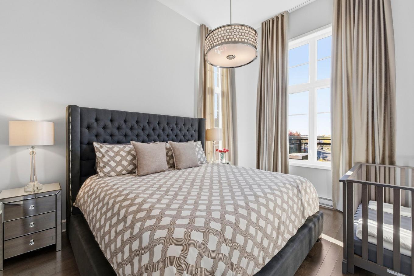 Chambre à coucher principale - 301-2300 Rue Modigliani, Montréal (Saint-Laurent), QC - Indoor Photo Showing Bedroom