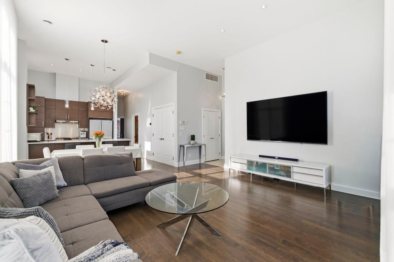 Vue d'ensemble - 301-2300 Rue Modigliani, Montréal (Saint-Laurent), QC - Indoor Photo Showing Living Room