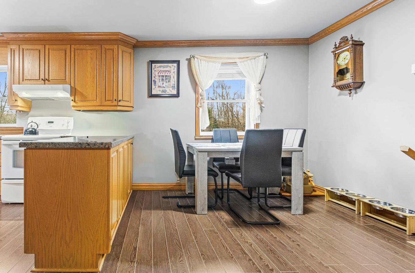 Cuisine - 228 Ch. De La Carrière, Brownsburg-Chatham, QC - Indoor
