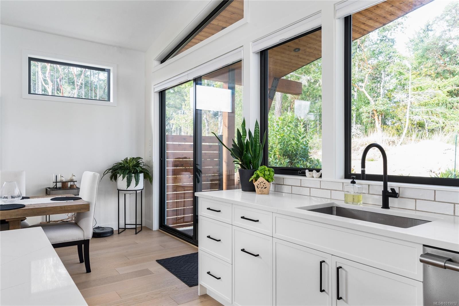 640 Medalist Ave, Colwood, BC