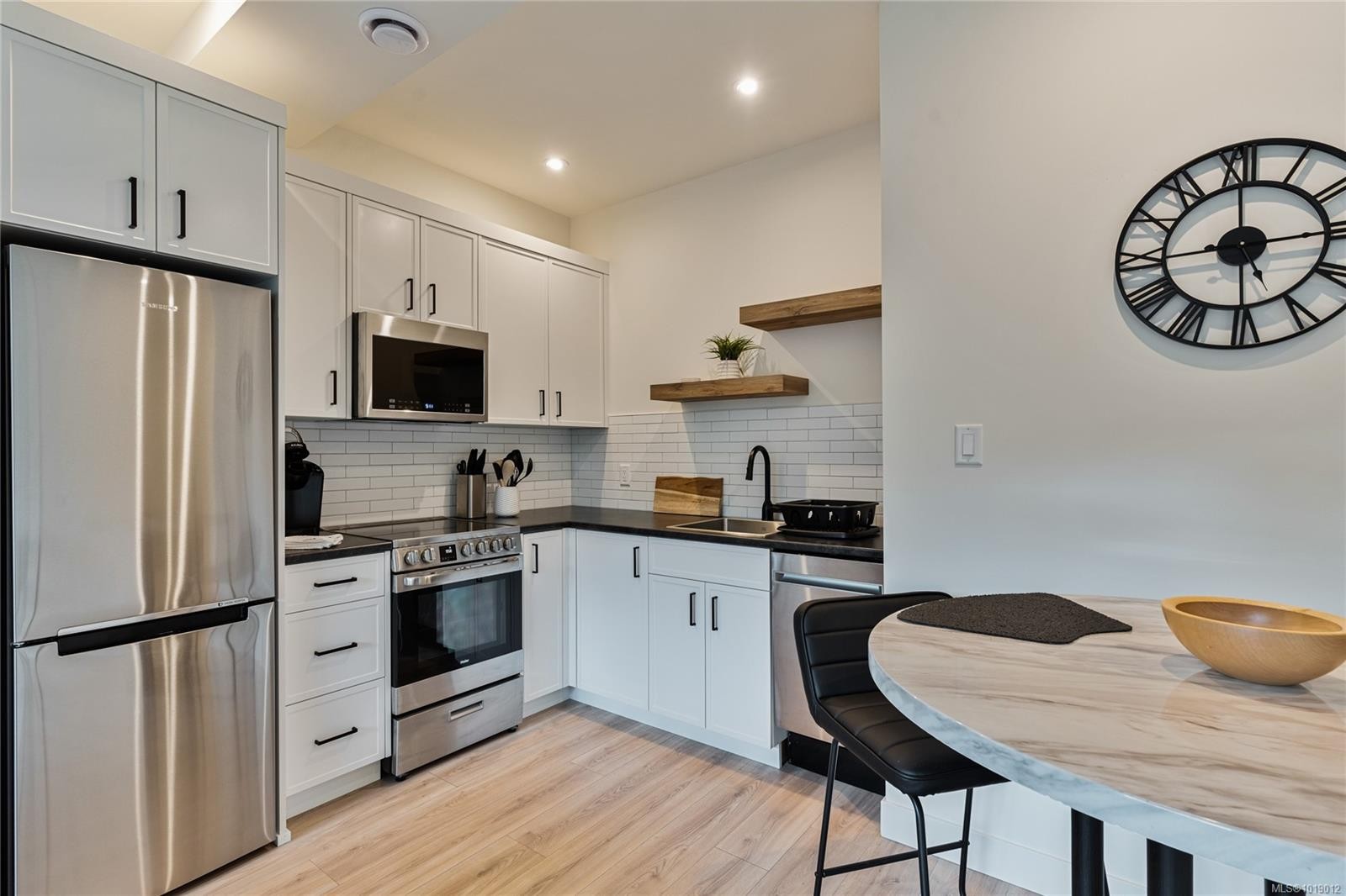 640 Medalist Ave, Colwood, BC