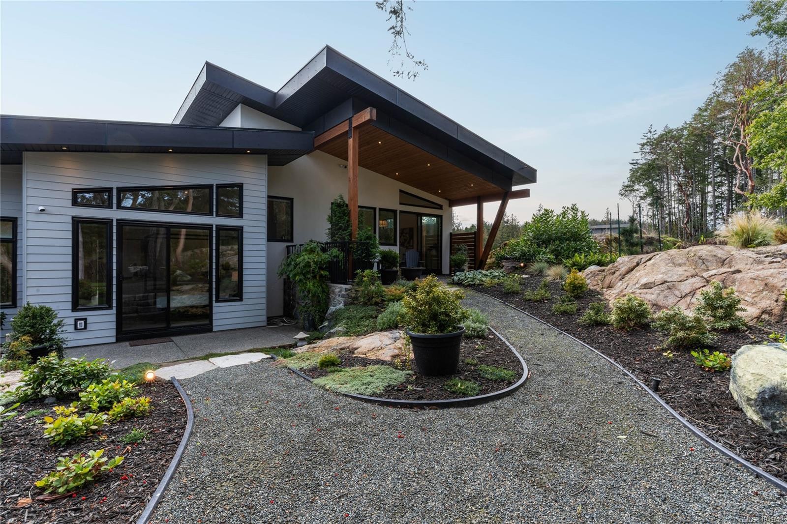 640 Medalist Ave, Colwood, BC