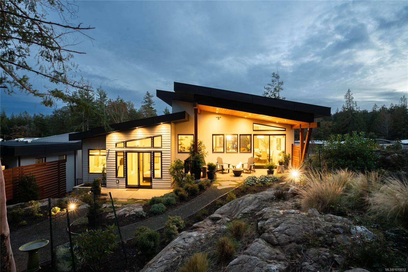 640 Medalist Ave, Colwood, BC