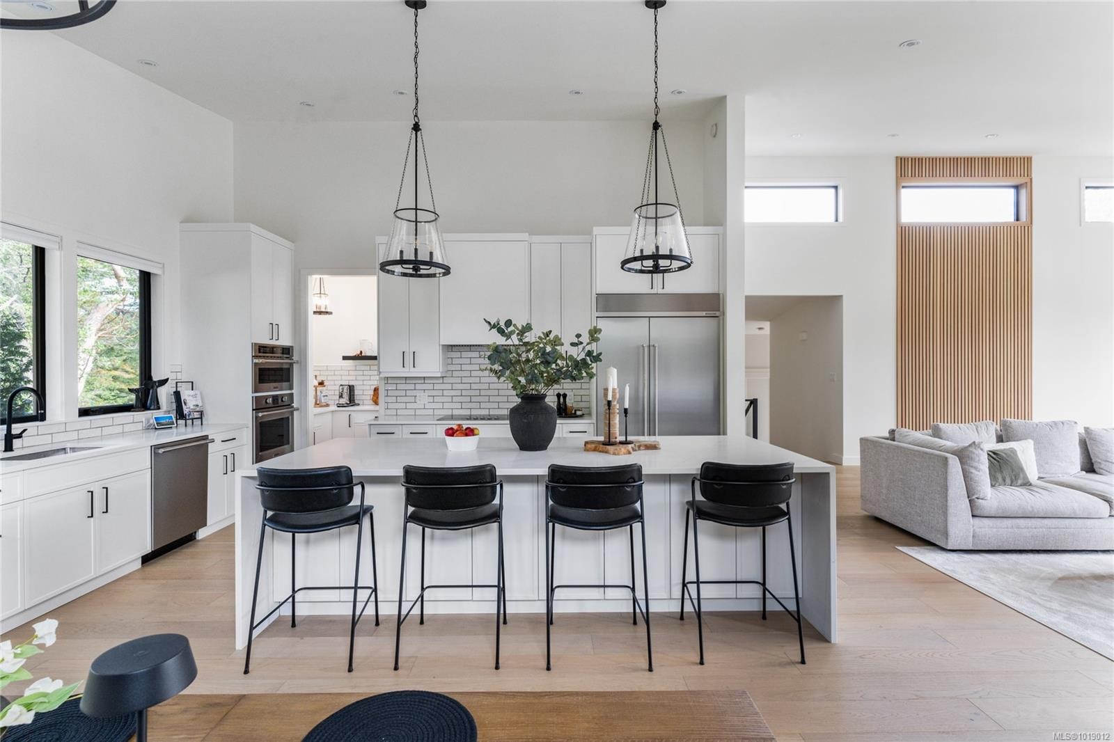 640 Medalist Ave, Colwood, BC