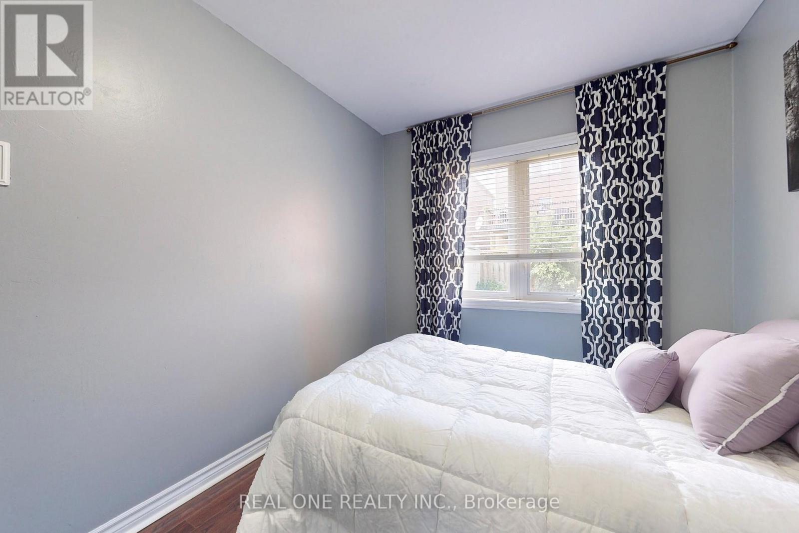 64 Sassafras Circle N, Vaughan, ON - Indoor Photo Showing Bedroom