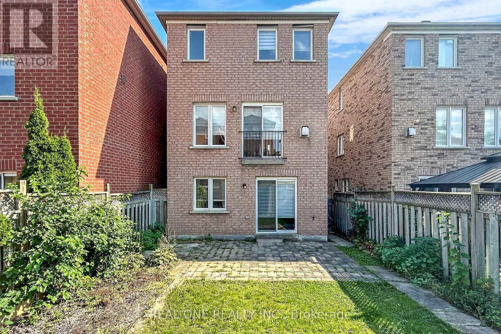 64 Sassafras Circle N, Vaughan, ON - Outdoor