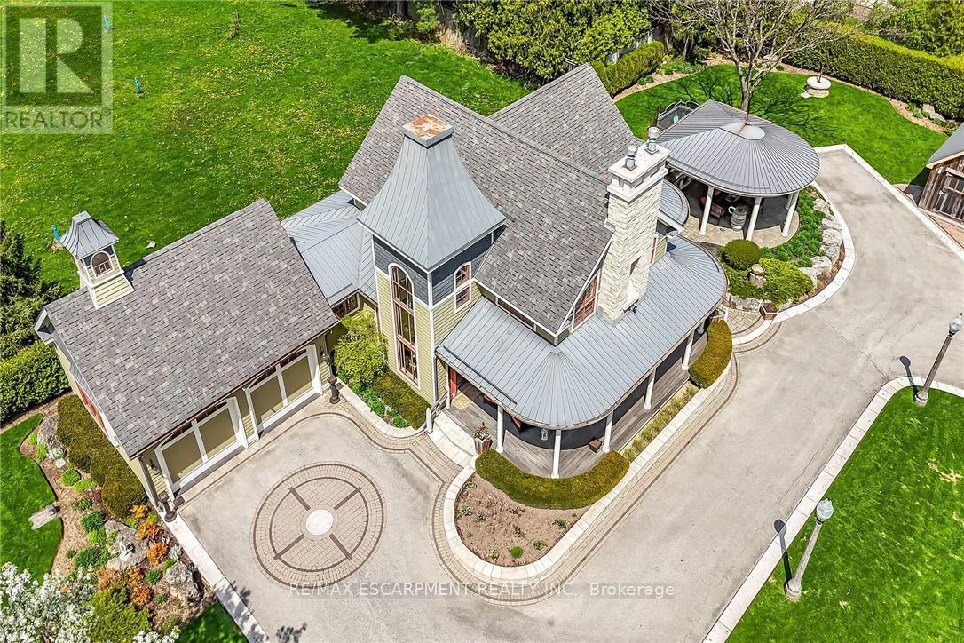 285 Hamilton Drive, Hamilton, ON - Outdoor