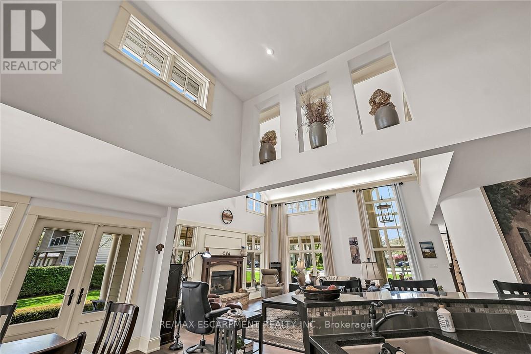 285 Hamilton Drive, Hamilton, ON - Indoor