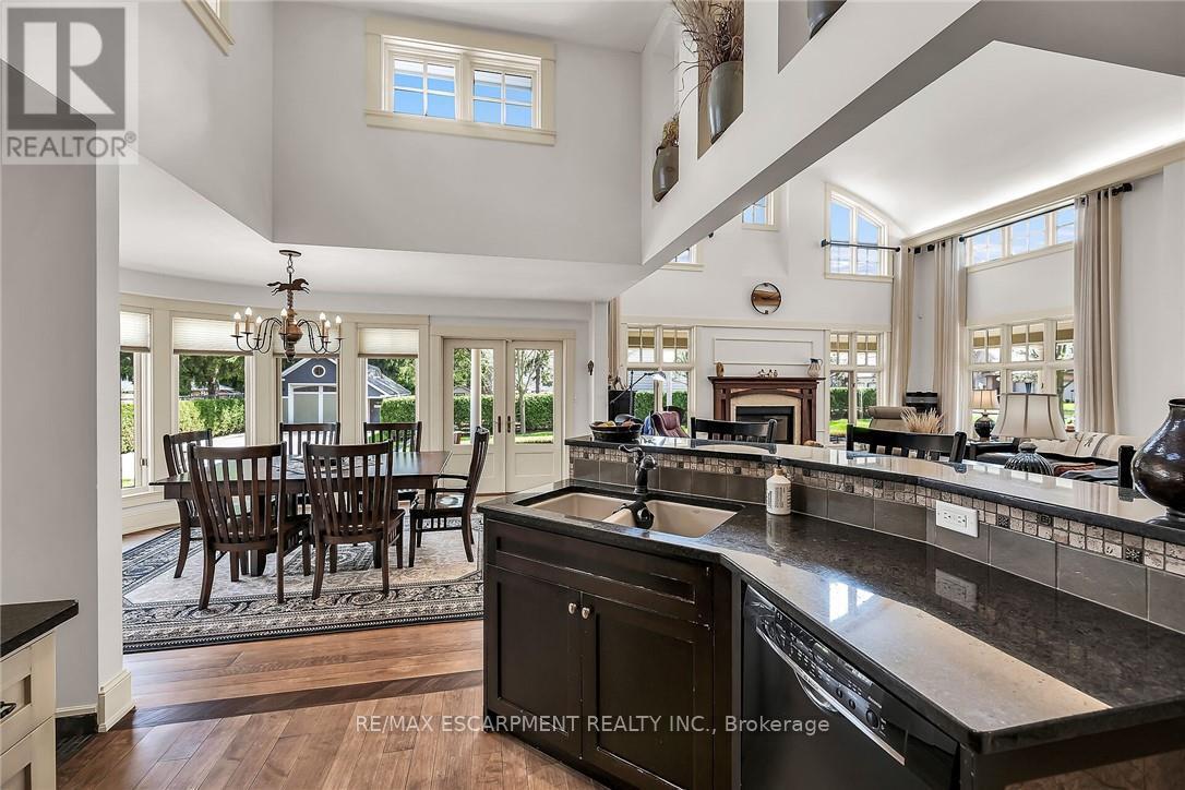 285 Hamilton Drive, Hamilton, ON - Indoor