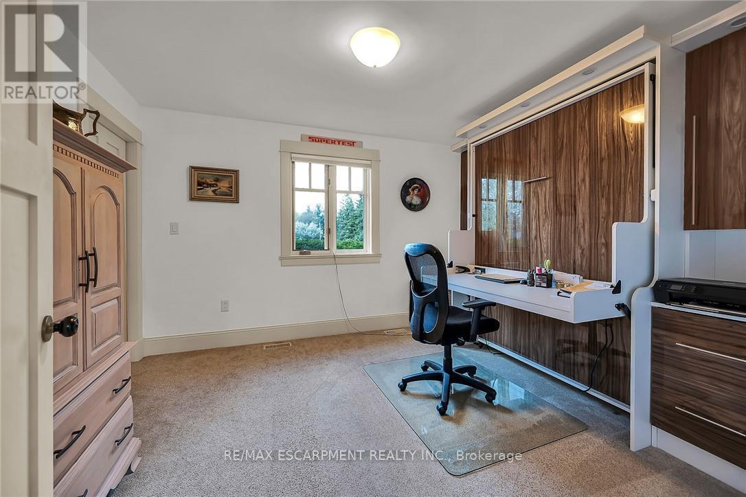 285 Hamilton Drive, Hamilton, ON - Indoor Photo Showing Office