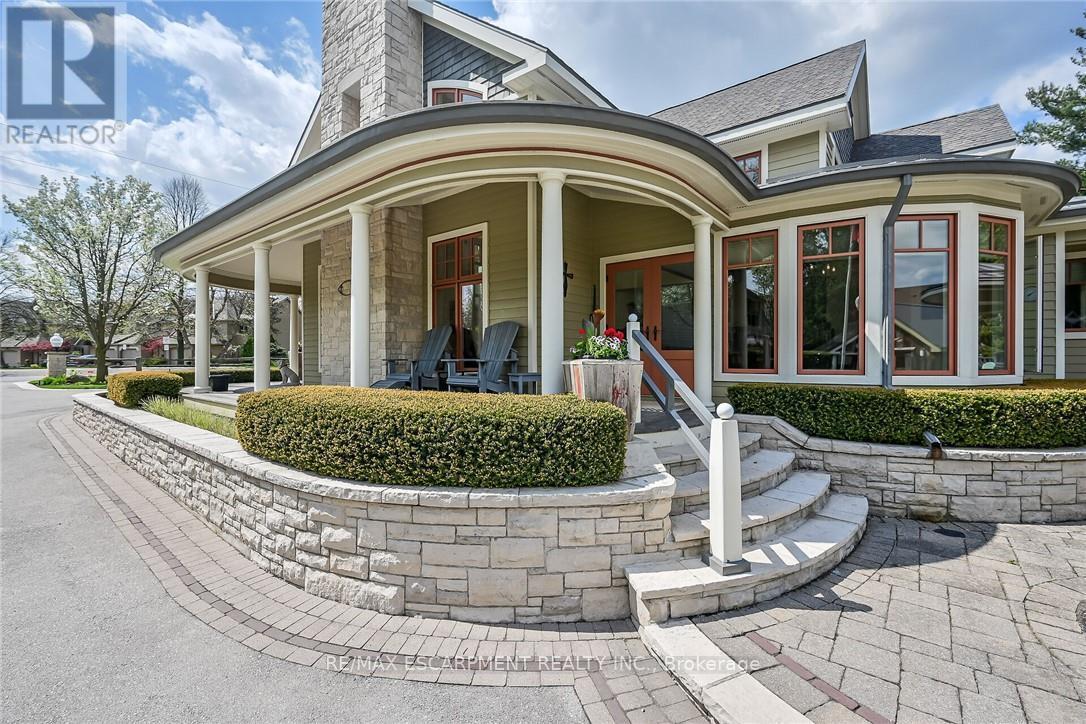 285 Hamilton Drive, Hamilton, ON - Outdoor With Deck Patio Veranda