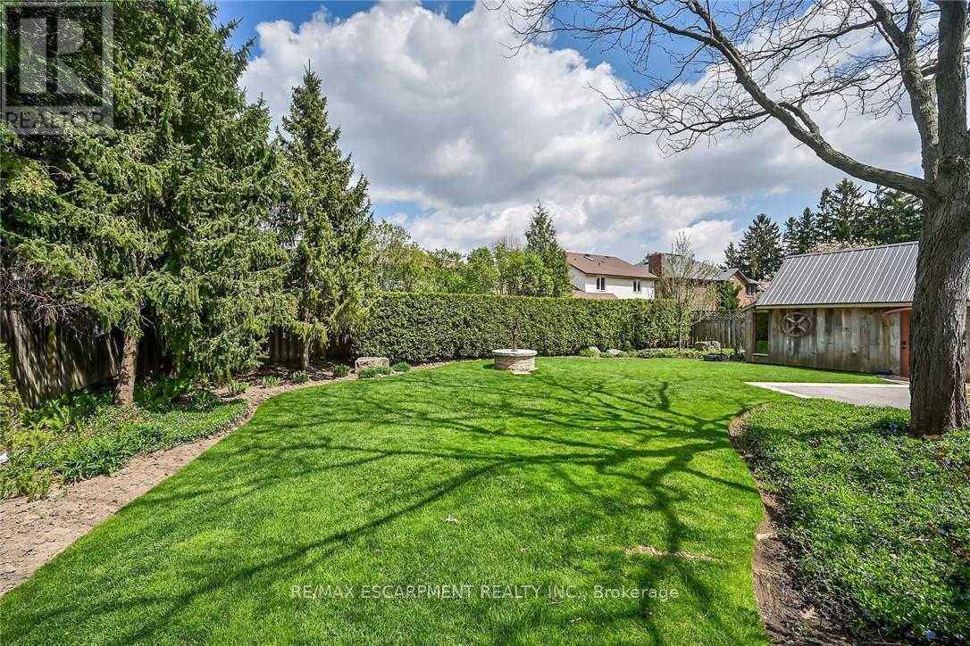 285 Hamilton Drive, Hamilton, ON - Outdoor