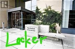 LOCKER 142 - 438 KING STREET W Toronto, ON M5V 3T9