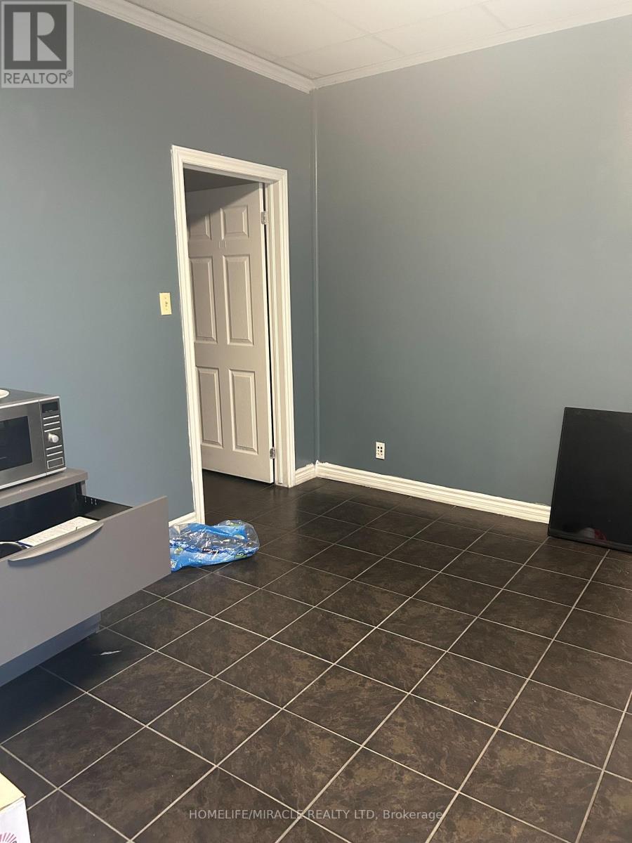 1700 Sismet Road, Mississauga, ON