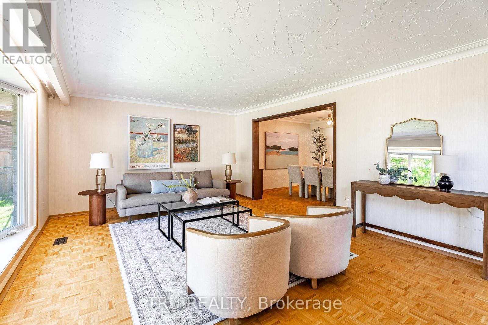 55 Amos Avenue, Waterloo, ON - Indoor Photo Showing Living Room
