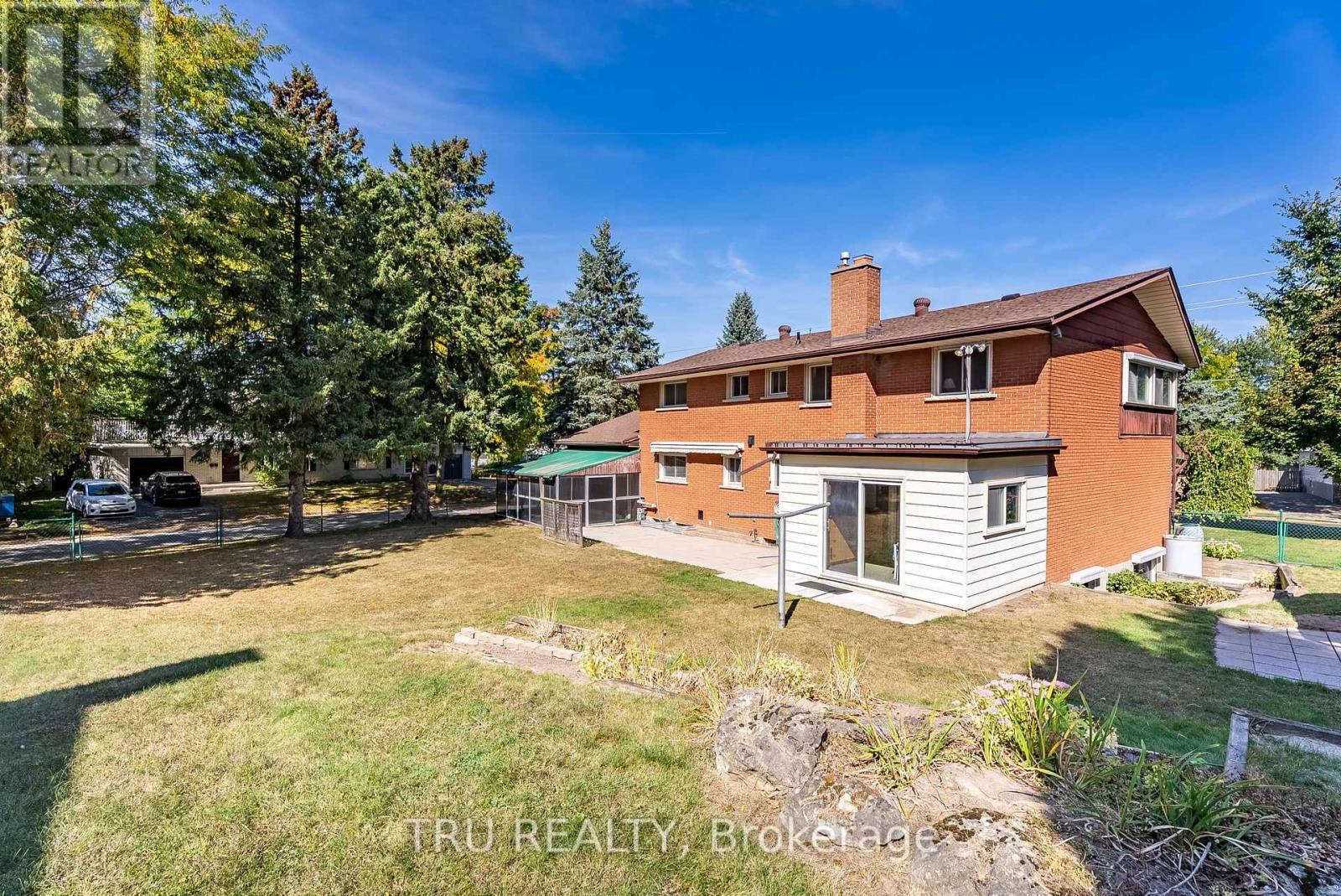 55 Amos Avenue, Waterloo, ON - Outdoor