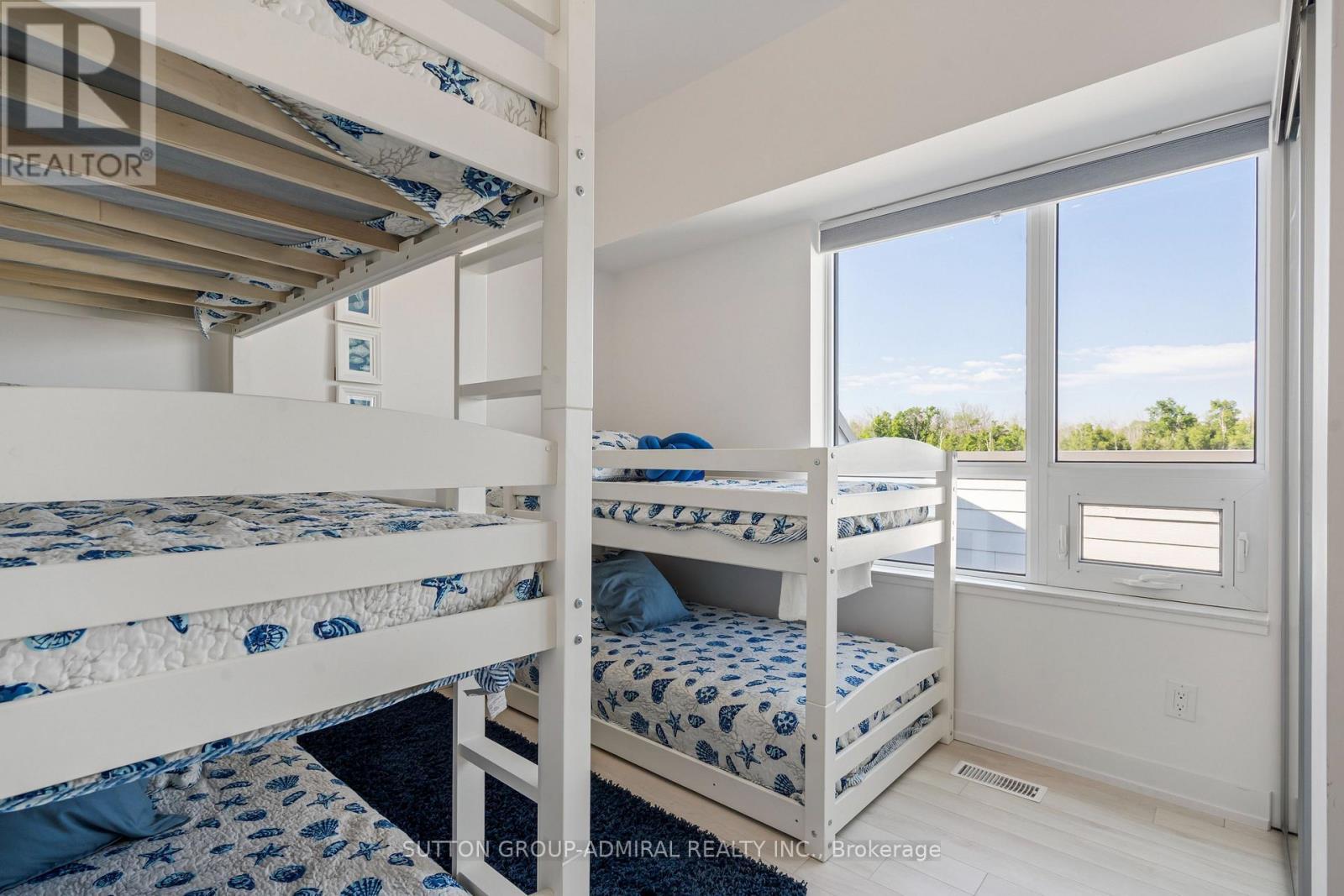 138 - 331 Broward Way, Innisfil, ON - Indoor Photo Showing Bedroom