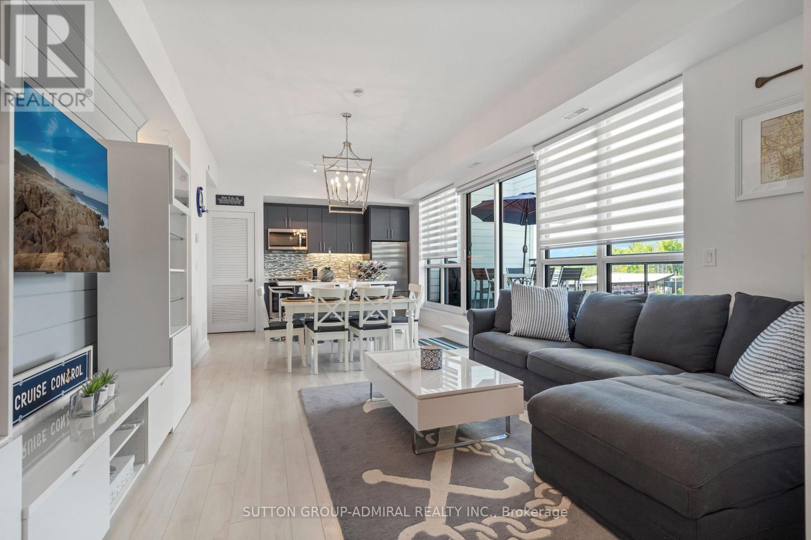 138 - 331 Broward Way, Innisfil, ON - Indoor Photo Showing Living Room