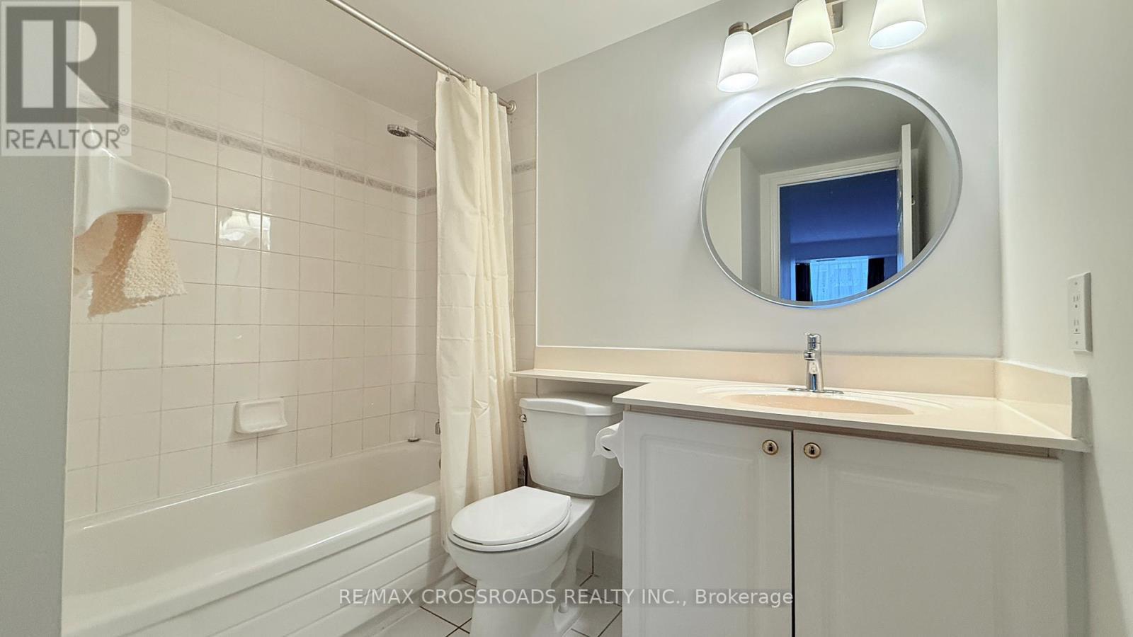 705 - 8 Pemberton Avenue, Toronto, ON - Indoor Photo Showing Bathroom
