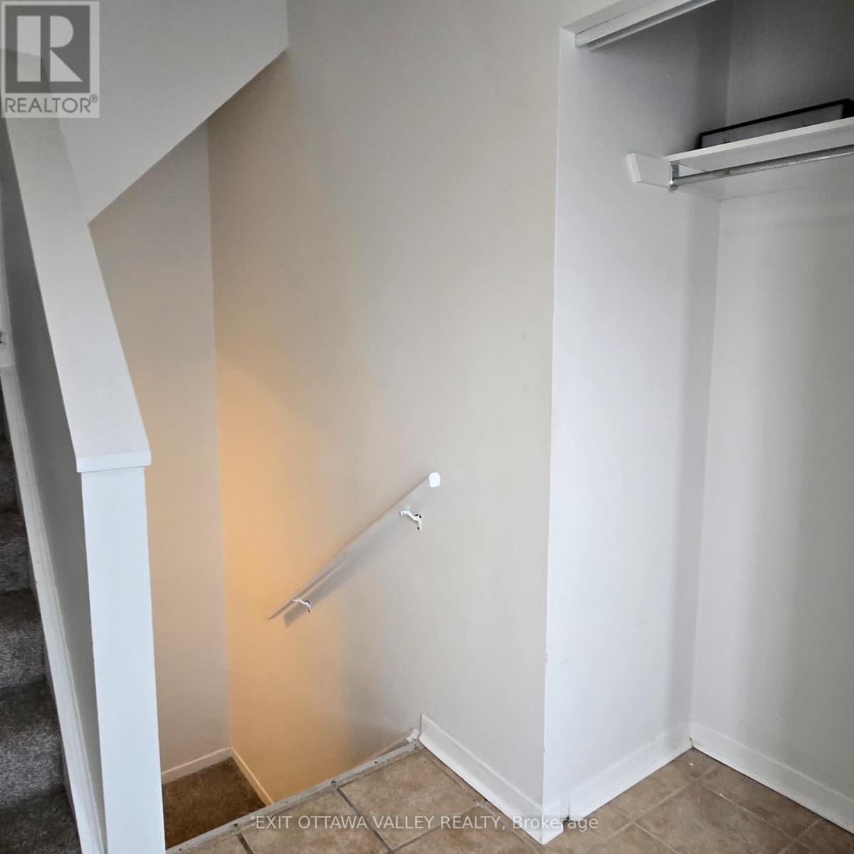 3 - 10 Charles Street, Arnprior, ON - Indoor