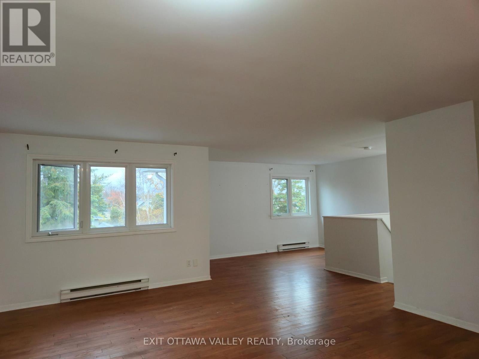 3 - 10 Charles Street, Arnprior, ON - Indoor