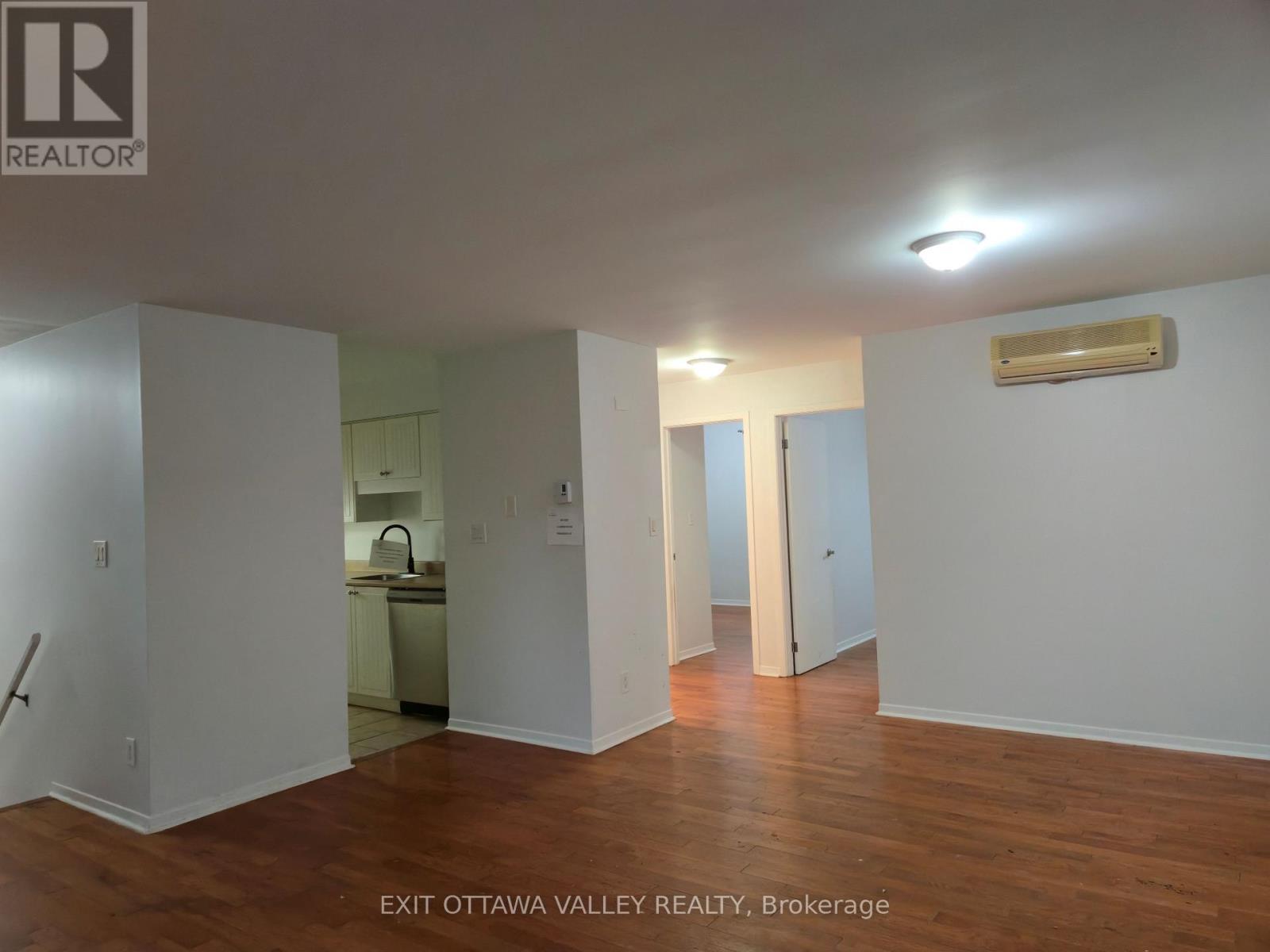 3 - 10 Charles Street, Arnprior, ON - Indoor Photo Showing Other Room