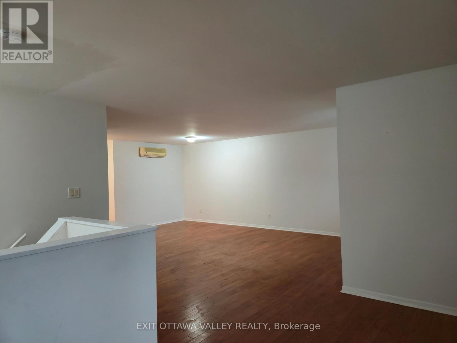 3 - 10 Charles Street, Arnprior, ON - Indoor Photo Showing Other Room